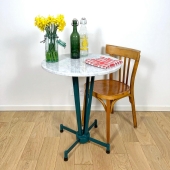 Nous vous proposons aujourd’hui des petites tables bistrot style art déco avec plateau en marbre. 3 disponibles, bel état !

#tablebistrot #table #bistrotdeparis #artdeco #bistrot #brocante #brocanteenligne