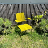 Et nous avons aussi un beau fauteuil bridge scoubidou jaune d’origine. Une pièce assez rare ! Il est parfait pour donner une touche de pep’s à votre intérieur.

À retrouver sur notre boutique en ligne ou deman à @la_belle_brocante_du_gabut !

#bridge #fauteuil #fauteuilbridge #bridgescoubidou #fauteuilscoubidou #scoubidou #vintage #brocante #brocanteenligne #chair #vintagechair