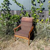 Comment vous le trouvez celui-ci ?

Beau fauteuil style scandinave, des années 60, en bois exotique. Parfait pour chill devant le poêle 🔥 !

- Largeur : 68cm 
- Hauteur : 69cm
- Profondeur : 71cm

#fauteuil #fauteuilscandinave #fauteuilteck #fauteuilsalon #fauteuilvintage #vintage #scandinave #mobilierscandinave #mobiliervintage #brocante #brocanteenligne