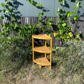 Petit meuble d’angle en rotin pour mettre facilement ses livres dans une chambre ou des objets de décoration !

#rotin #brocante #brocanteenligne #meublerotin #meuble #meubleanglerotin #meubleangle #meublevibtage