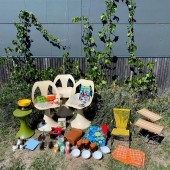 Hey !! Voici notre chine de dimanche ☺️.

Encore un beau butin à retrouver rapidement en stories et sur la boutique ou sur le déballage de Saint-Christophe du Ligneron (85) dimanche prochain.

• Moutarde, huile et poivre Arcopal « Mobil »
• Dessous de plat formica bleu
• Tabouret tamtam Stamp kaki
• Trio de tabouret avec dossier space age
• Balance Testut jaune
• Lampe flexible vintage marron 
• Coupelle fumée Antar
• Balance Terraillon 3kg rouge
• Verre Arcoroc « Veronica »
• Boite à oeufs kaki La Clé
• Balance Terraillon 4000 orange
• Mug Arcopal « Lotus »
• Grand presse agrume italien
• Tasses « Acapulco » par Villeroy & Boch
• BD Goldorak
• Mini-hachoir SEB
• Pichet et ses 4 verres avec tissu vintage 
• Thermos dans son étui en cuir
• Bocal chicorée bouchon orange
• Bol Arcopal « Scania »
• Bol melamine Disney
• Pochette à vinyle vintage
• Bocaux Henkel
• Lot nappe et 8 serviettes orange
• Chaise enfant scoubidou jaune
• Paire de siège de pèche pliant

#vintage #retourdechine #chinedudimanche #acapulco #villeroyboch #villeroyacapulco #boiteoeufvintage #scoubidou #chaisepliantescoubidou #chaisescoubidou #fauteuilenfantscoubidou #fauteuilvintage #siegevintage #spaceage #tabourettamtam #tabouretstamp #tabouretspaceage #arcopal #seb #terraillon #goldorak #formica #pichetvintage