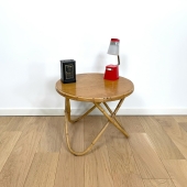 Aujourd’hui, nous vous proposons une petite table d’appoint en rotin avec ses lignes arrondies.

#tablerotin #tablebasse #tablebasserotin #rotin #tablevintage #vintage #seventies #boheme #deco #mobilierrotin #brocante #brocanteenligne
