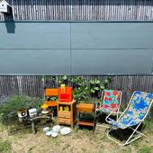 Des nouveautés par ici sous le soleil !!

• Table basse vintage avec plateau verre fumé
• Balances Terraillon
• Cintre vintage
• Presse agrume électrique Moulinex space age
• Chaise orange avec structure métallique
• Petit meuble de chevet style parisien
• Duo de bac orange
• Lot de 4 entonnoirs de différente taille
• Hachoir manuel Zyliss
• Mug et gobelets Tupperware
• Assiettes Arcopal fleurs oranges
• Bol Arcopal Coccinelle (dit aussi Polka)
• Table de chevet par Jacques Hitier
• Chaise de camping pliante
• Balancelle de camping

#vintage #retrocamping #arcopal #brocante #brocanteenligne