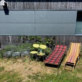 Hier, on en a profité pour chiner un peu et vous dégoter des nouveautés 🤩 !

• Lot 4 chaises transparentes, design 🇮🇹, Glenda par Scab
• Lot 2 chaises formica jaune avec motif
• Boite de conservation avec bec verseur
• Lot 2 anciens miroirs rond et rectangle à poser
• Pense-courses Calor
• Lit de camp tissu tartan
• Chilienne vintage avec repose pieds

#vintage #retourdechine #retrocamping #chilienne #formica