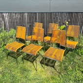 Nous les sortons pour la 1ère fois en brocante, mais il faut aussi vous les présenter en ligne !

Beau lot de 6 chaises d’origine au look rétro tendance. Structure en métal chromé et assise en scoubidou orange ocre pour un style graphique et décalé. Parfaites en intérieur comme en extérieur abrité !

À retrouver sur notre boutique en ligne.

#chaisevintage #chaisescoubidou #chaisemetal #chair #vintage #brocante #brocanteenligne #chaise #deco #mobiliervintage #chaisetable #lotchaise #ensemblechaise