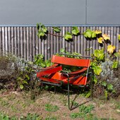 Aujourd’hui nous vous proposons un magnifique fauteuil Wassily B3 par Marcel Breuer, avec son cuir cognac patiné. Une pièce iconique d’époque !

#wassily #b3 #marcelbreuer #vintage #gavina